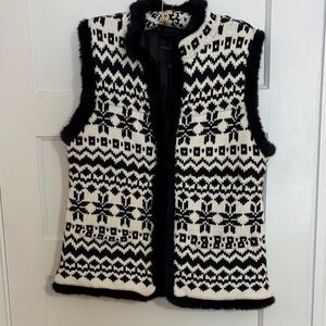 Talbots Black and White Knit Vest With black Fur Trim. Size M. Cotton/Acrylic.
